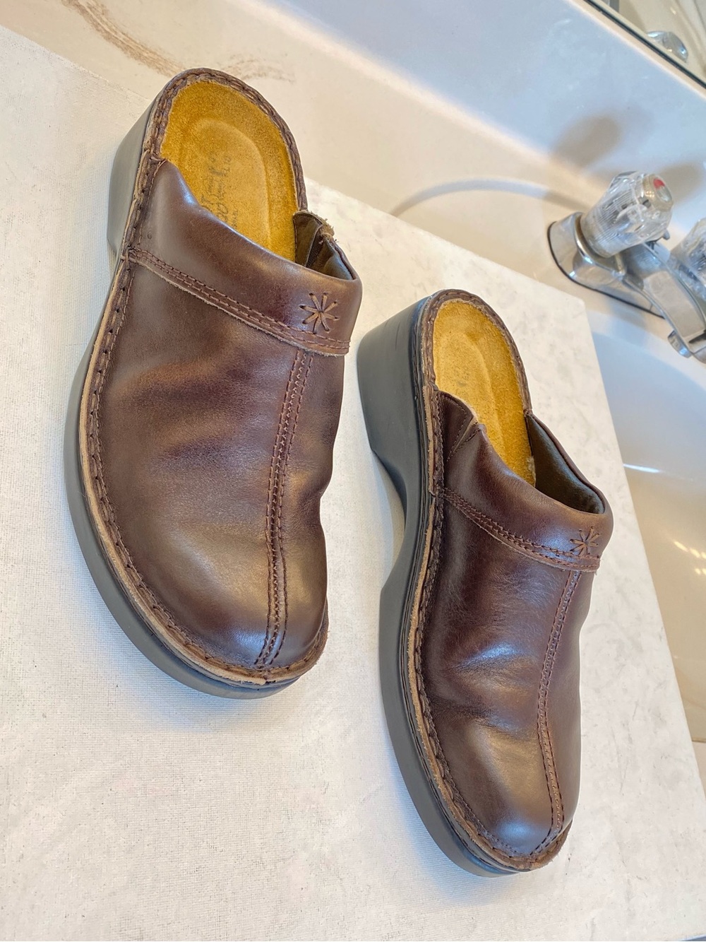 NOAT Bjorn Woman leather slip on clog, Size 41, US. Women’s Size 10 great shape.